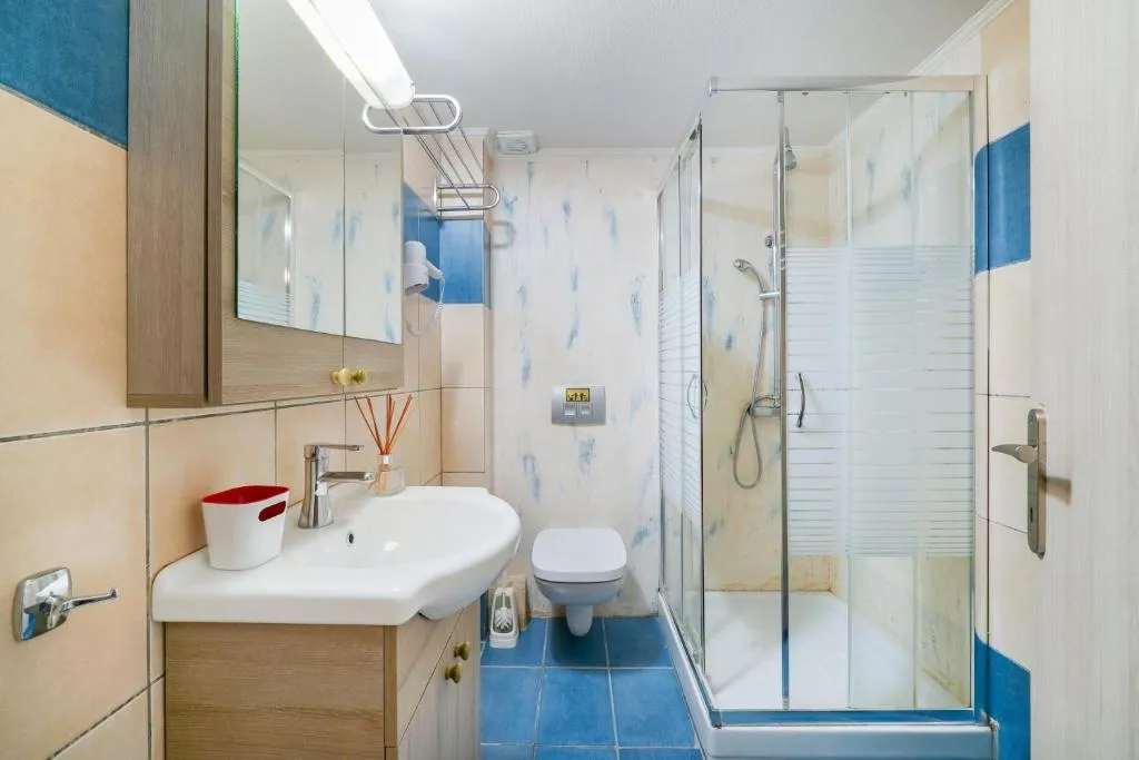 Tiara Holidays - Endless Blue Sea Resort - Studio (3 Adults) - bathroom
